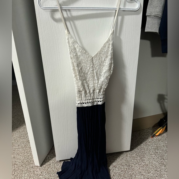 Cute dress - Picture 1 of 5